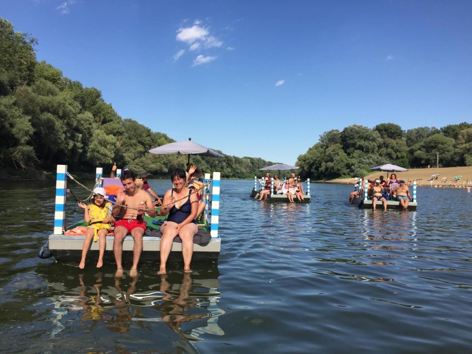 Voeroes Alom Panzio Bed and Breakfast Tiszakécske Buitenkant foto