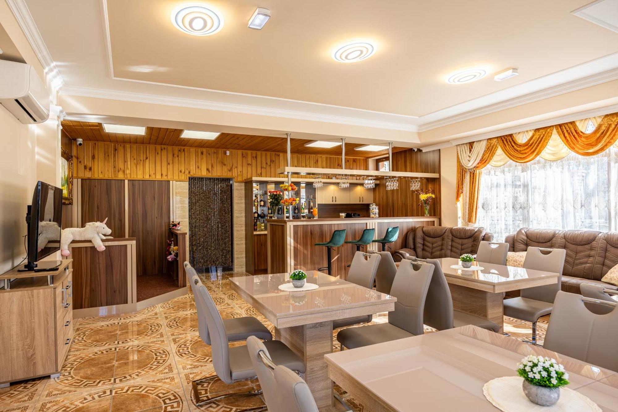 Voeroes Alom Panzio Bed and Breakfast Tiszakécske Buitenkant foto