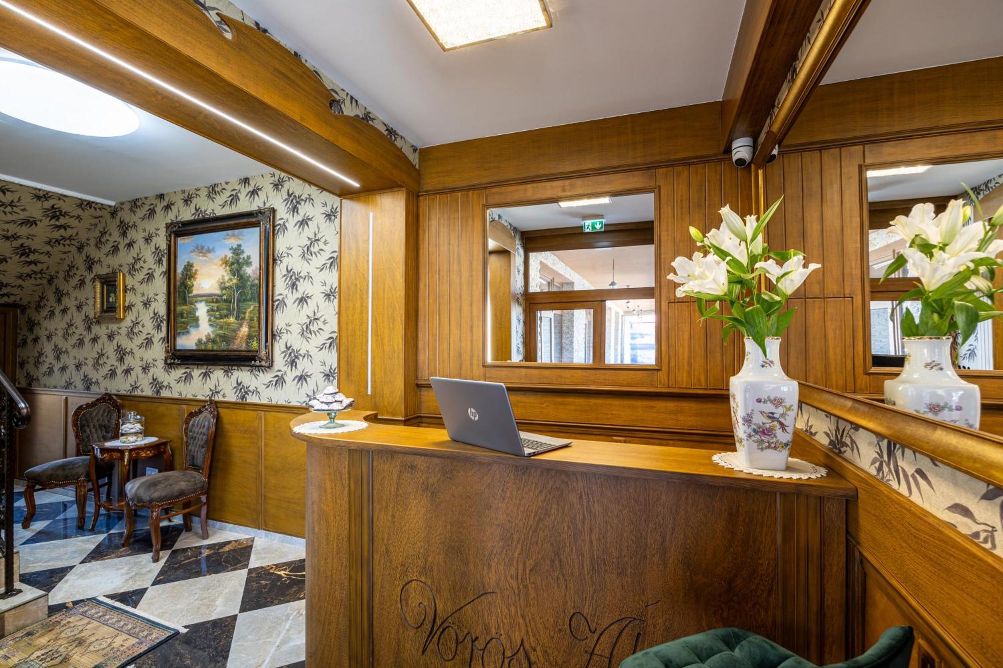 Voeroes Alom Panzio Bed and Breakfast Tiszakécske Buitenkant foto